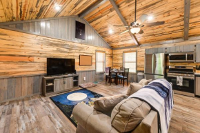 Pet-Friendly Broken Bow Cabin Near Lukfata Creek!
